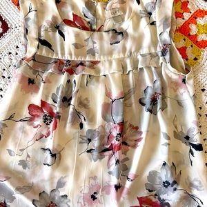 Short sleeve floral blouse